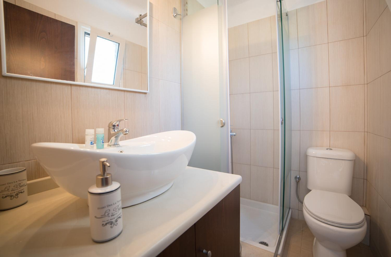Bathroom, Halcyon Panorama Villas, Crete