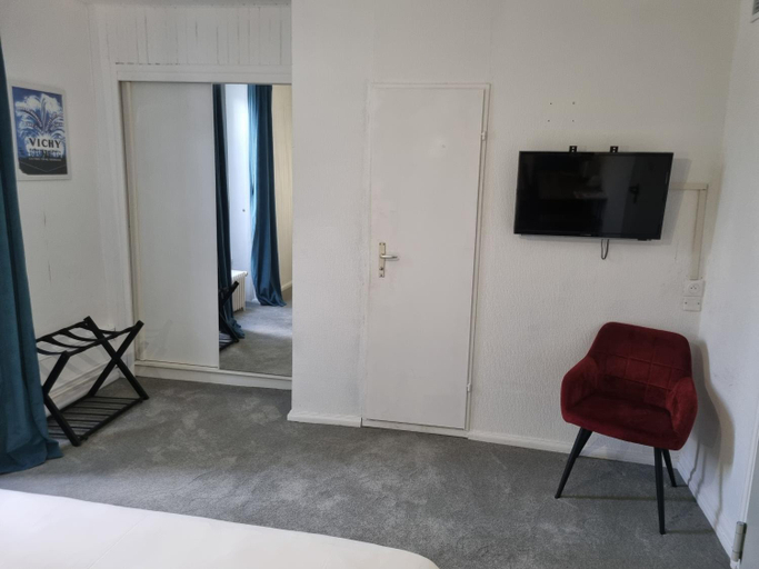Bedroom 3, Hôtel Le Patio, Allier