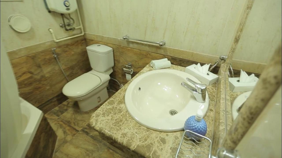 Bathroom 3, Arabia Hotel, Giza