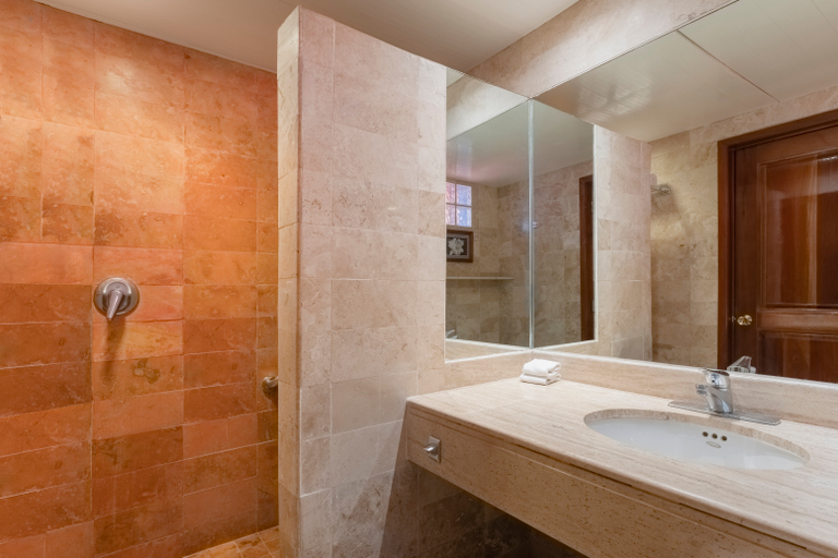 Bathroom, Iberostar Waves Quetzal All Inclusive, Cozumel