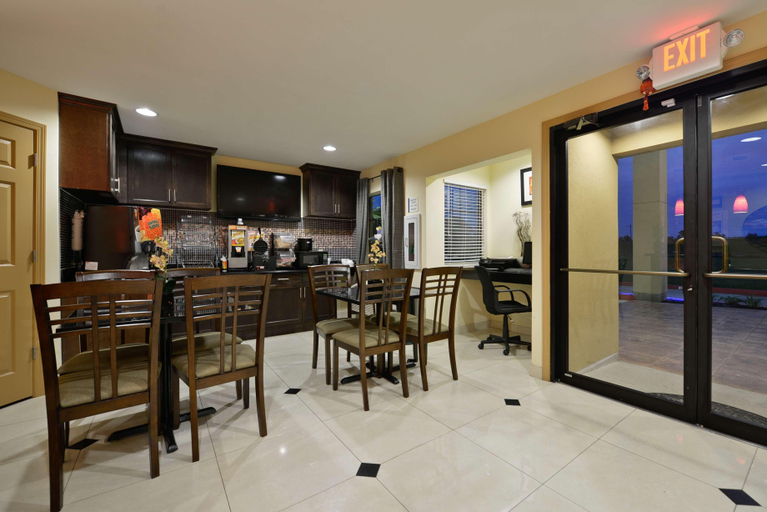 Food & Drinks 5, Americas Best Value Inn Lake Charles I 210 Exit 11, Calcasieu