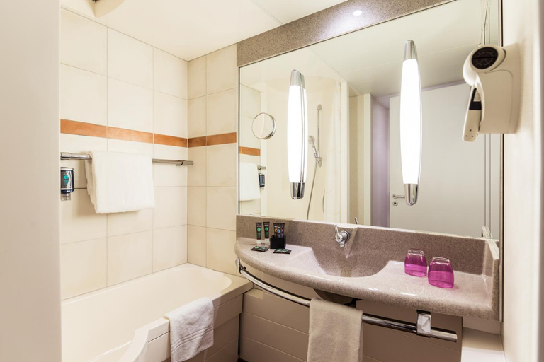 Bathroom 5, Novotel Duesseldorf City West (Seestern), Düsseldorf