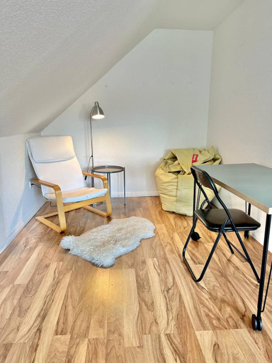 Others 5, Großes City-Ferienhaus mit Terrasse, Grill und Parkplatz F19, Oldenburg