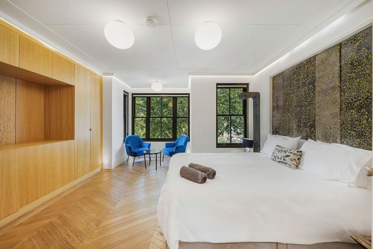 Room 4, Elegant 5bdrm Townhouse in Camden, London