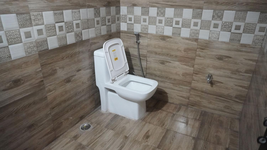 Bathroom 5, The Family Home Stay, Gaya