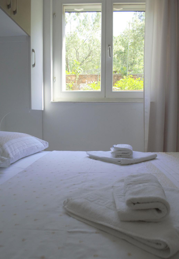 Bedroom 3, Charming villa with sea view and swimming pool, Trogir