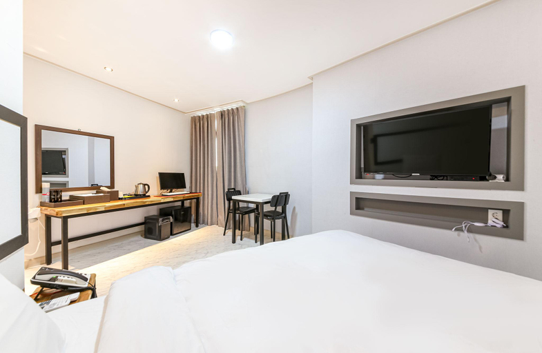 Bedroom 2, Yeosu Hotel Encore, Yeosu