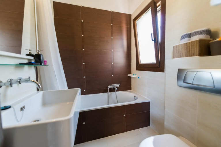 Bathroom 3, Villa Minetti, Ionian Islands