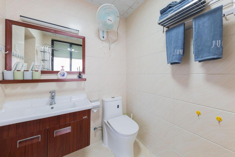 Bathroom 5, Haikou xiuying · grand shopping center, Haikou