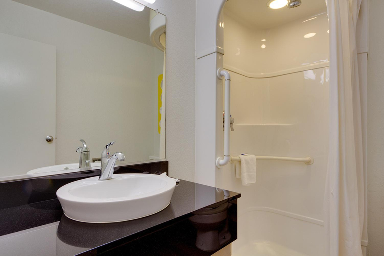 Bathroom 4, AVERA SUITES, Muskogee