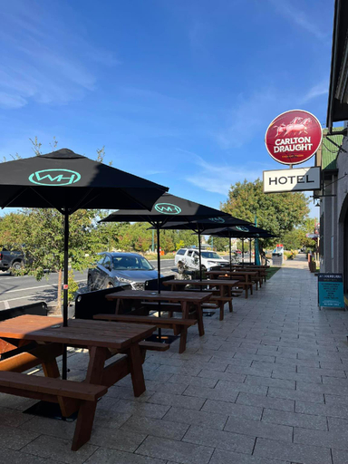 Food & Drinks 5, Wedderburn Hotel, Loddon - South