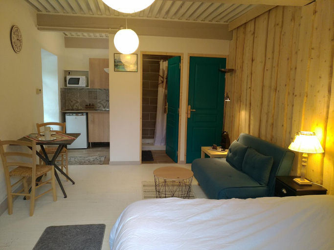 Bedroom 2, le Mas du lac - spa et detente, Isère