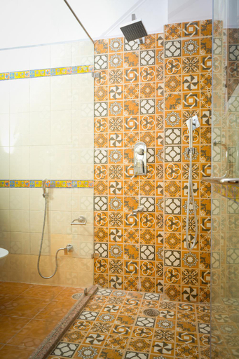 Bathroom 3, Hotel Karni Niwas, Jaipur