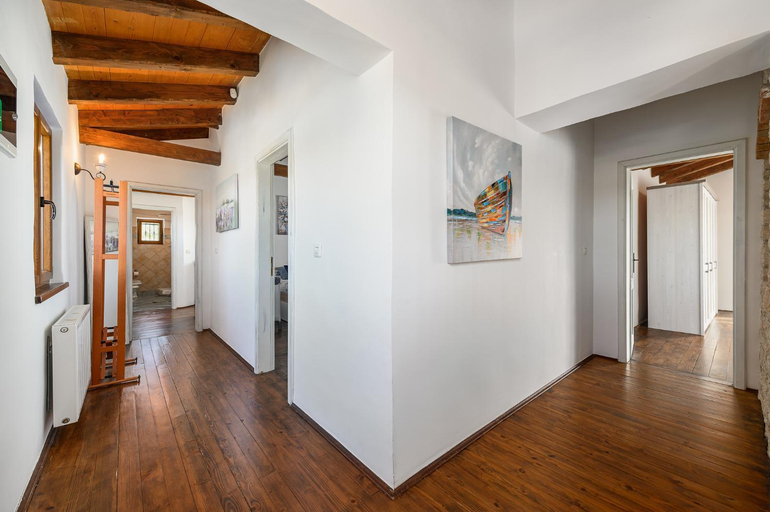Others 2, Villa Marijanin Vrt, Tinjan
