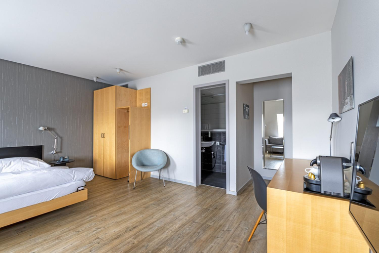Bedroom 4, Boutique Hotel Royal - Urban Living, Basel