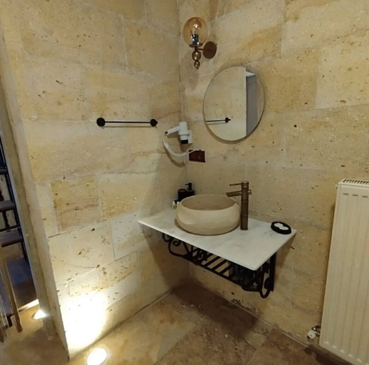 Bathroom 4, Yamak Stone House, Nevşehir