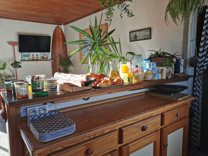 Others 4, Guesthouse Evasion, Landes