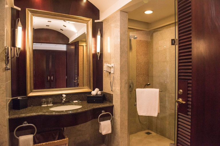 Bathroom 5, Dongguan MCB Lake Hotel, Dongguan