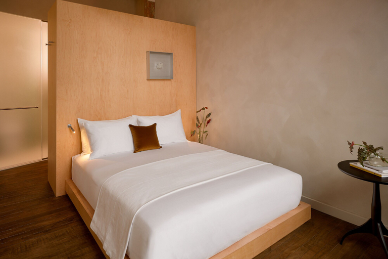Bedroom 2, Pocketbook Hotel and Bath, Columbia