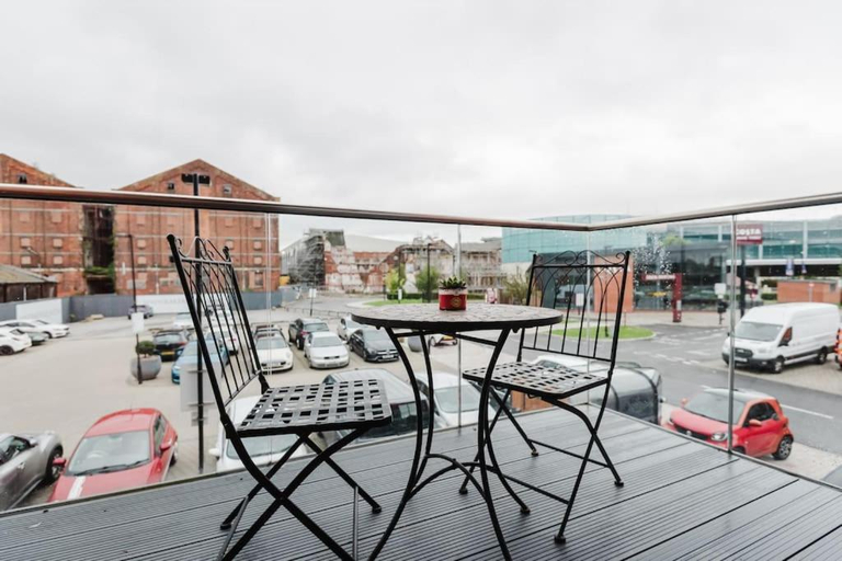 3, Beautiful 1 Bedroom Apartment with parking in Gloucester Docks, Gloucestershire