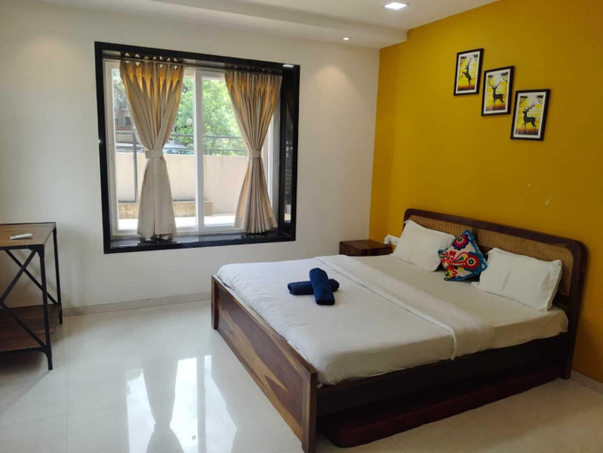 Room 3, Mansarovar Bungalows, Pune