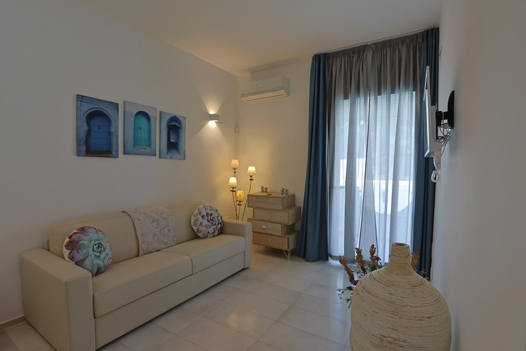 Others 5, Villa delle Sirene, Lecce
