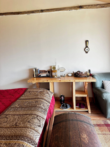 Room 4, Ole lekurruki Naromoru, Kieni