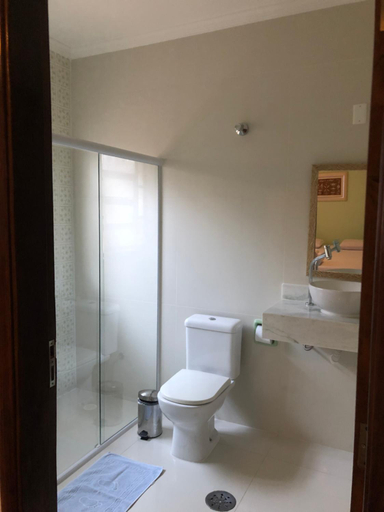 4, Suites Praia de Pernambuco, Guarujá