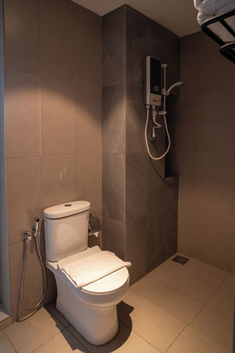 Bathroom 4, Paxtonz Suites Kuala Lumpur by Ango, Petaling Jaya
