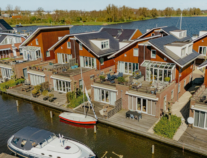 View from property 4, Waterside Escape With Easy Access, Uitgeest