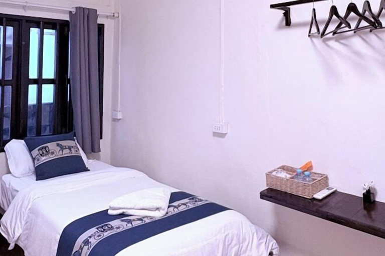 Room 4, Manotemple Guesthouse, Luang Prabang