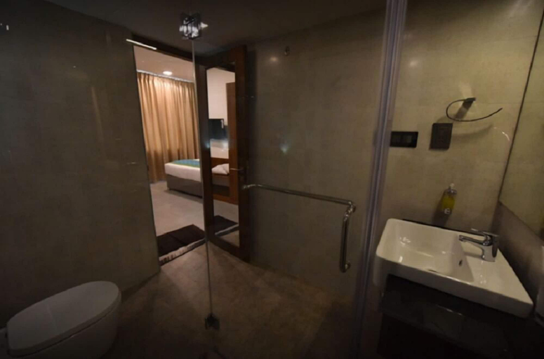 Bathroom 5, Vivid A Boutique Hotel, Tiruchirappalli
