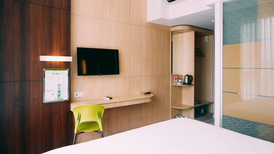 bedroom 6