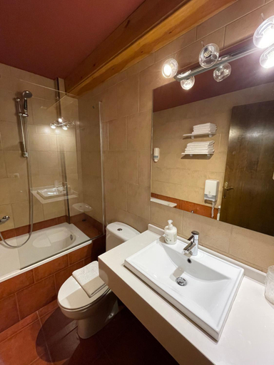 Bathroom 3, Hotel Avet, Lleida