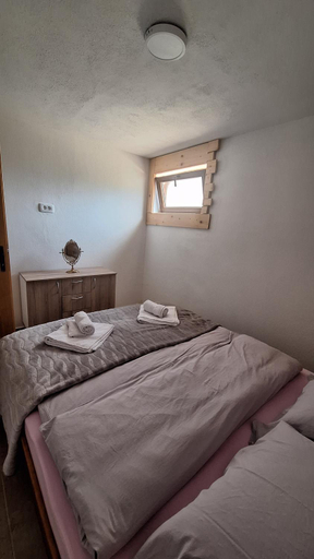 Bedroom 2, Apartments Orchidea