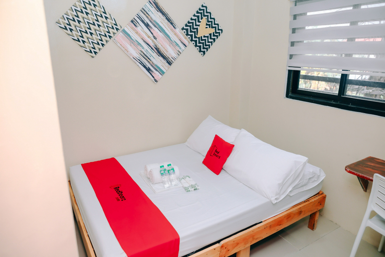 Bedroom 5, RedDoorz near Mariners Legazpi, Legazpi City