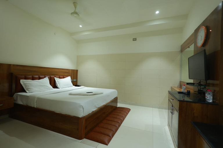 Bedroom, Hotel SVM Grand Ramanthapur, Ranga Reddy