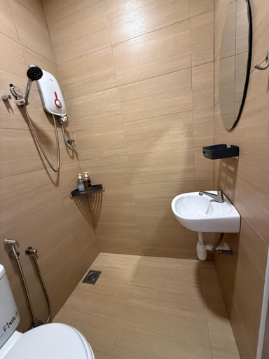 Bathroom 4, The Backpackers Hut @ Jonker Melaka, Malacca City