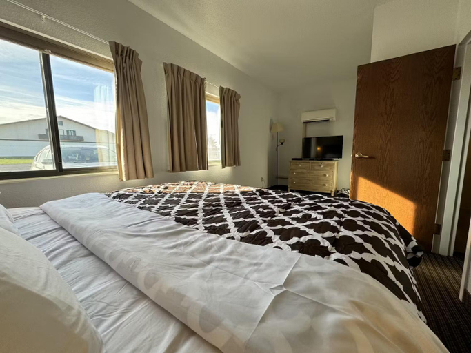 Bedroom 3, Clock Tower Inn Berne, Adams