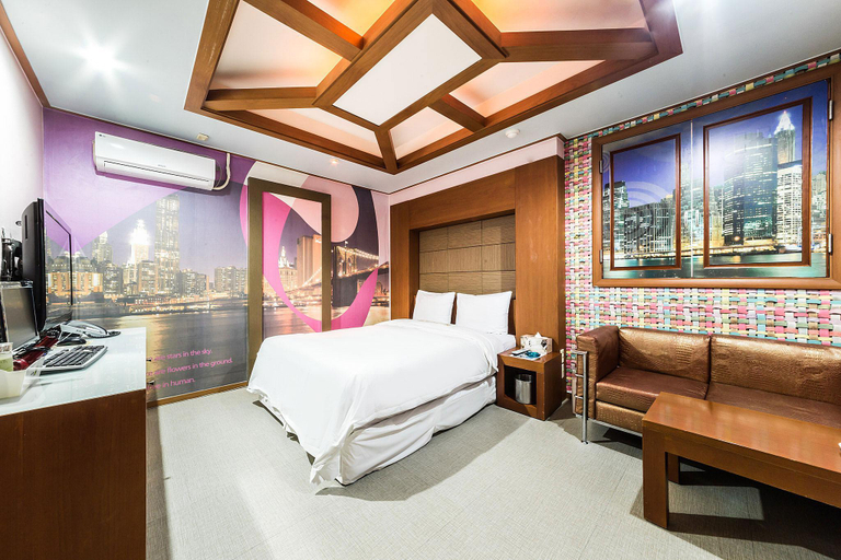 Bedroom 2, Chuncheon Kan, Chuncheon