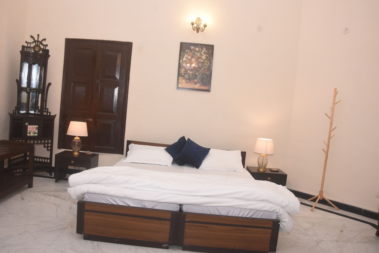 Room 3, Amã Stays & Trails Anand Bhawan Palace, Kannauj, Kannauj