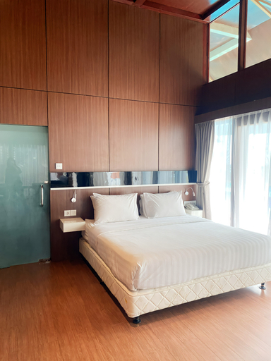 bedroom 12