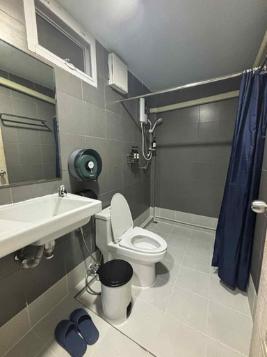 Bathroom 3, The One Hostel Phi Phi Island, Mueang Krabi