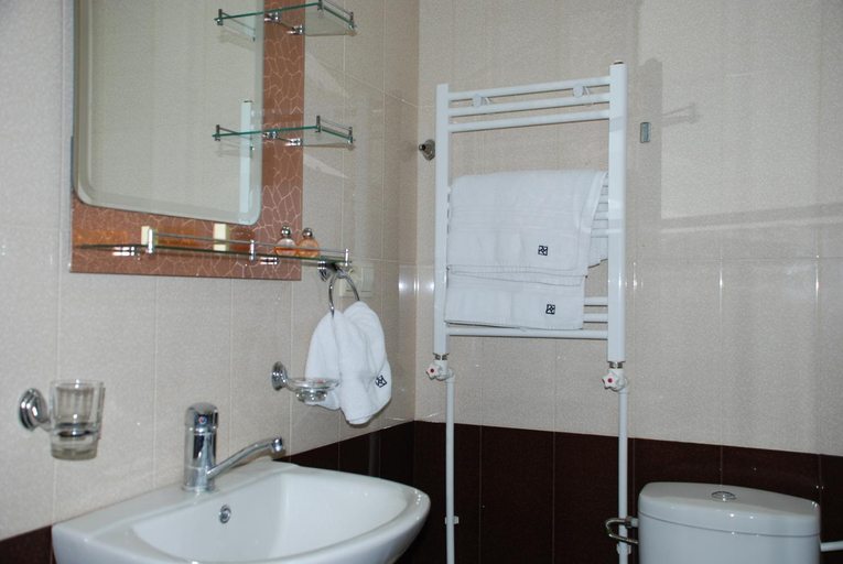Bathroom 4, New Baxos Hotel, Yerevan