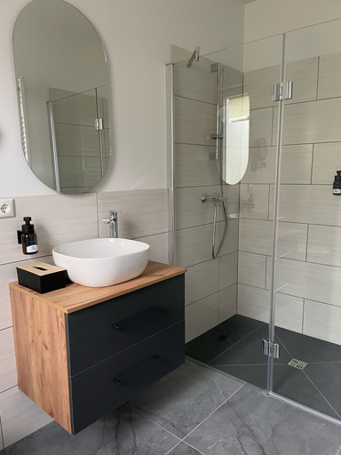 Bathroom, Das Hartmanns, Bayreuth