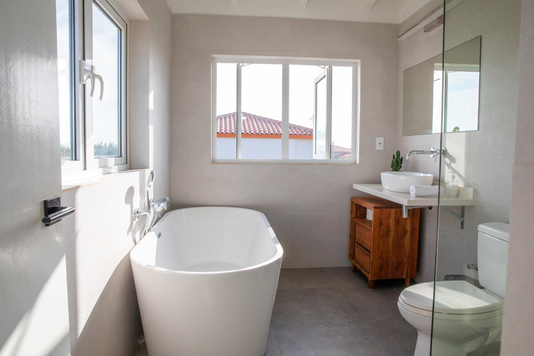 Bathroom 3, Villa Esmeralda Aruba