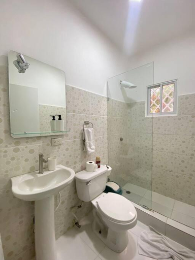 Bathroom 3, Apartamentos Melya cerca de la Playa Caleta, La Romana
