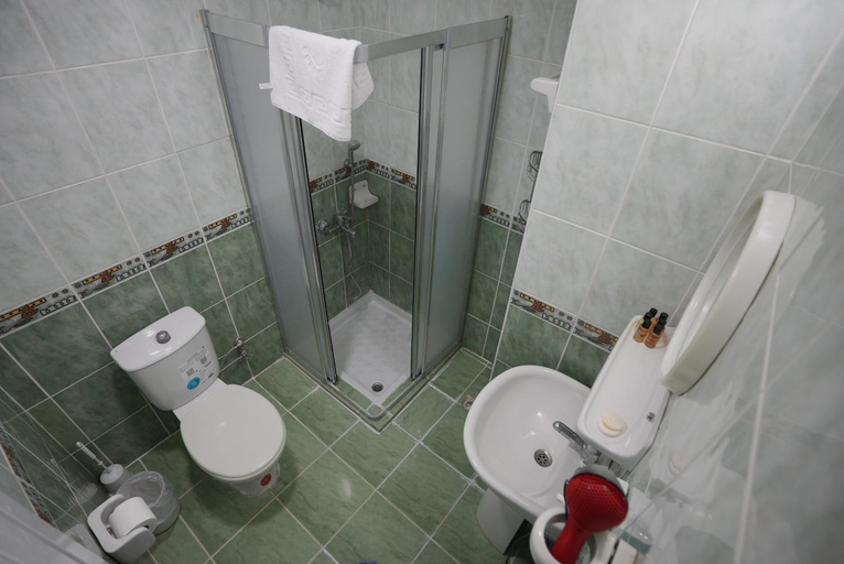 Bathroom 3, Sea Front Pansiyon, Kemer