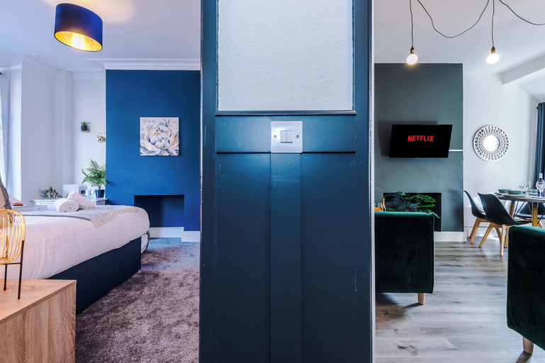 Room 4, 129 Walthall St Crewe, Cheshire East