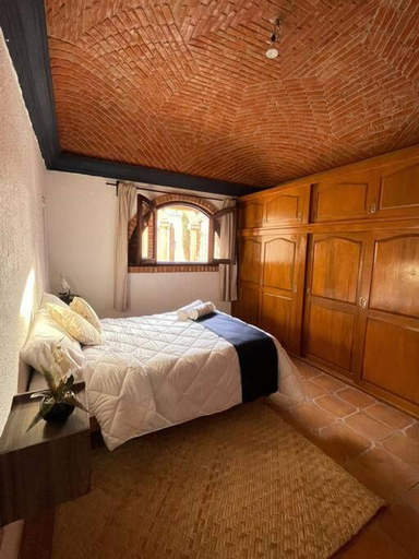 Others 3, Casa Orquidea, Allende